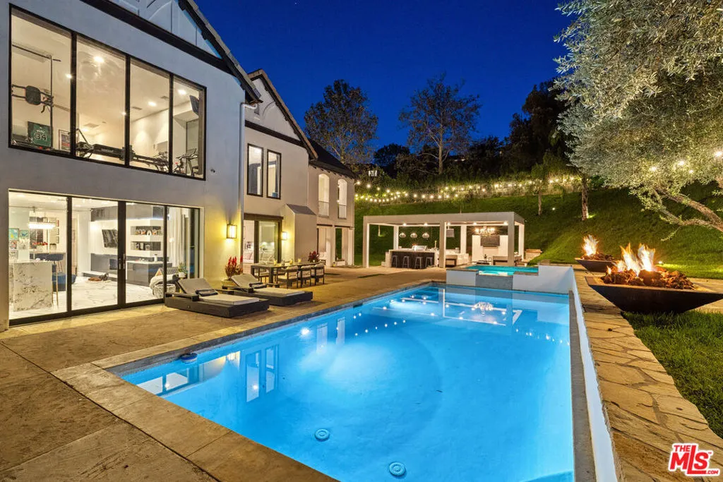 3801 Prado Del Trigo, Calabasas, California 91302 home-pic-2